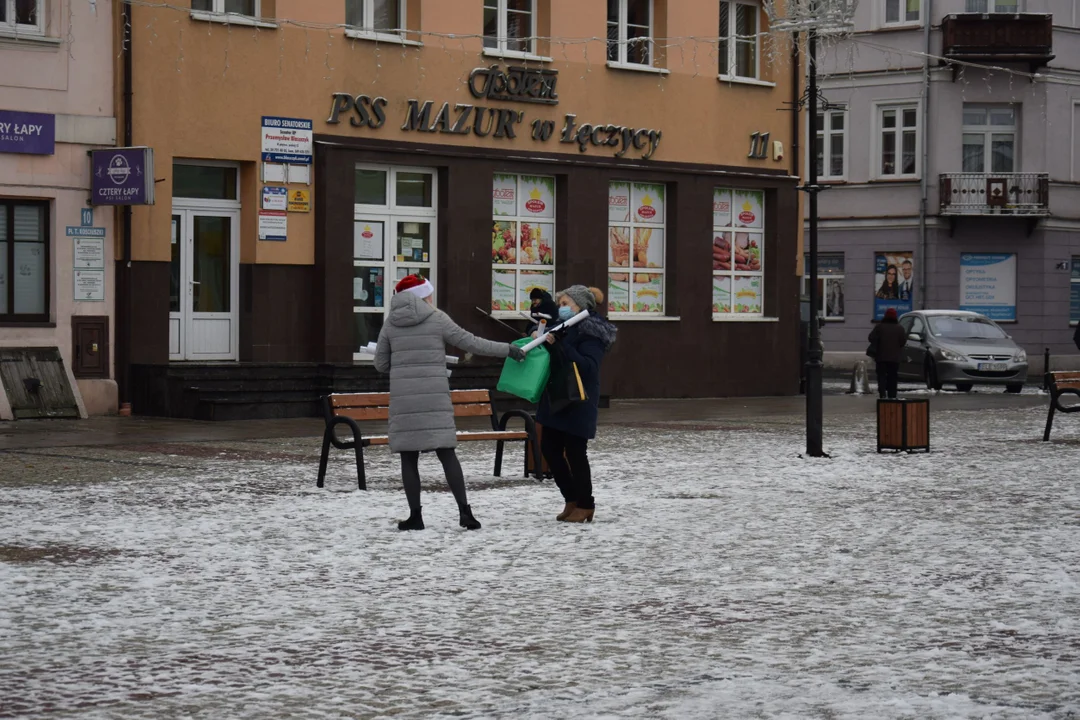 Mikołajki w Łęczycy. Burmistrz rozdawał kalendarze