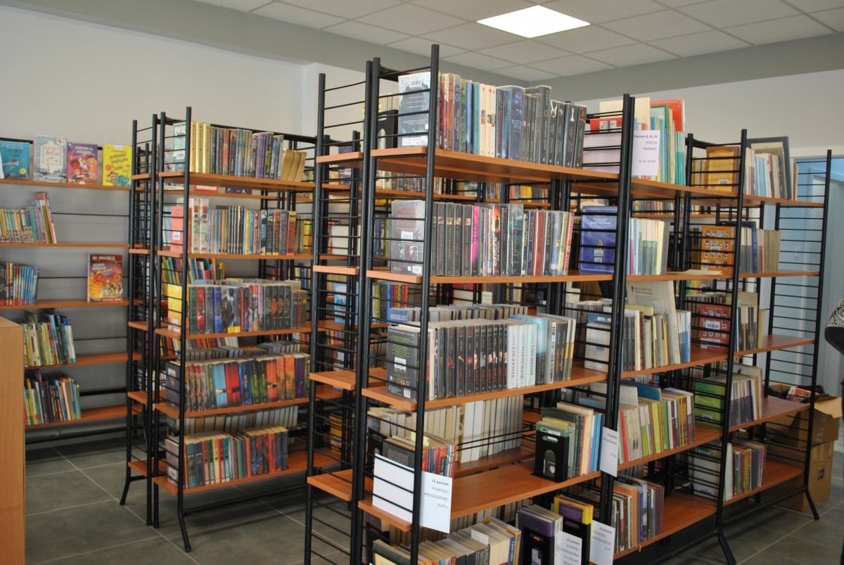Miejska i Powiatowa Biblioteka Publiczna w Łęczycy zaprasza na spotkanie z Tomaszem Grzywaczewskim