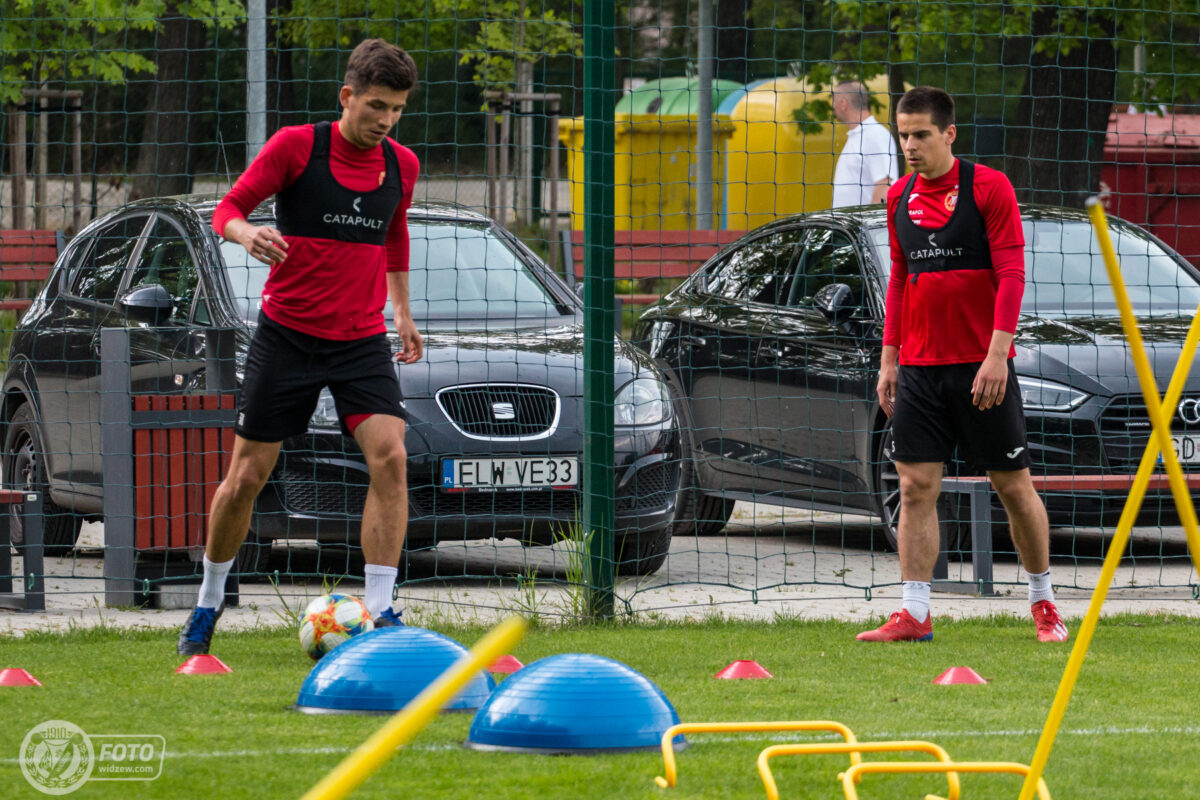 Widzew trening Mateusz Możdżeń i Łukasz Turzyniecki (fot. widzew.com)