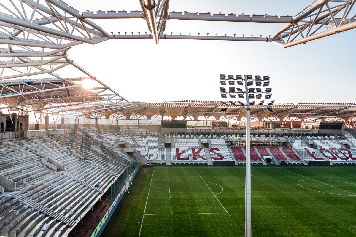 Stadion ŁKS-u: praca wre, choć pogoda daje się budowlańcom we znaki - Zdjęcie główne