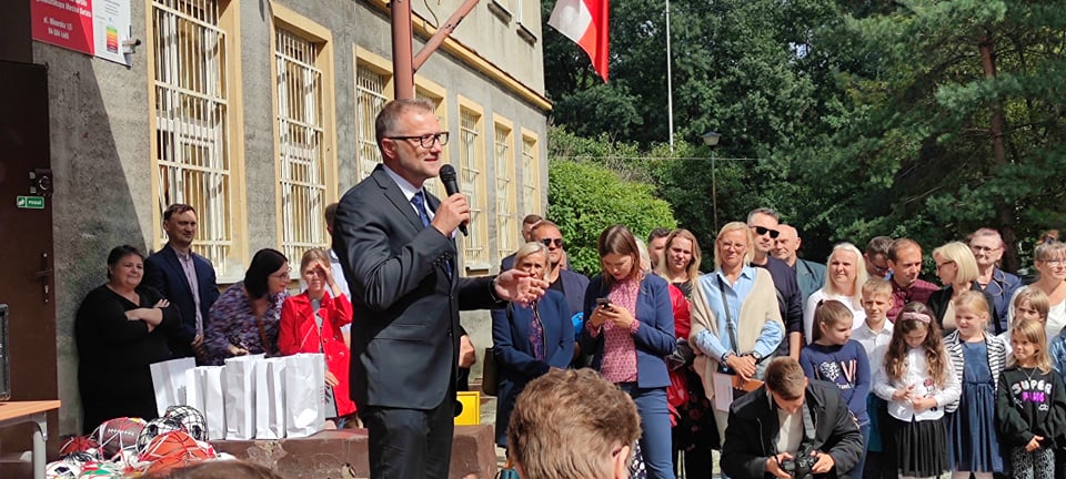 "Kariera jest krótka, a edukacja zostaje do końca życia"- rozpoczęcie roku w Szkole Gortata - Zdjęcie główne