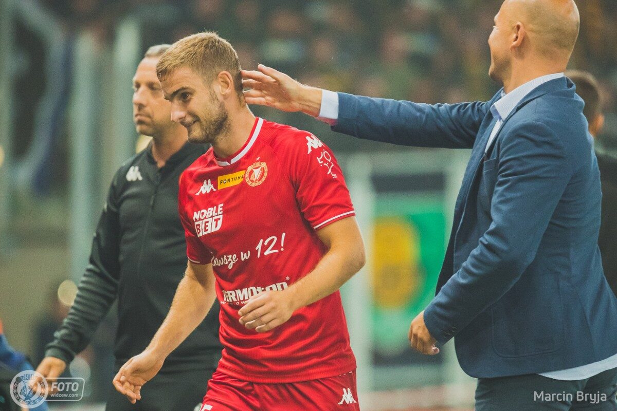 Patryk Stępiński i trener Janusz Niedźwiedź, Widzew/fot. Marcin Bryja