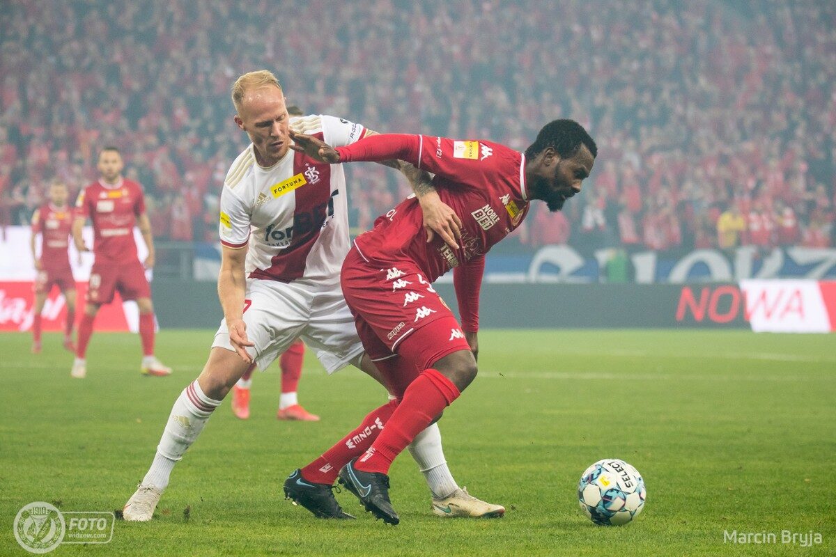 Mikkel Rygaard z ŁKS i Abdul Aziz Tetteh z Widzewa/fot. Marcin Bryja, widzew.com