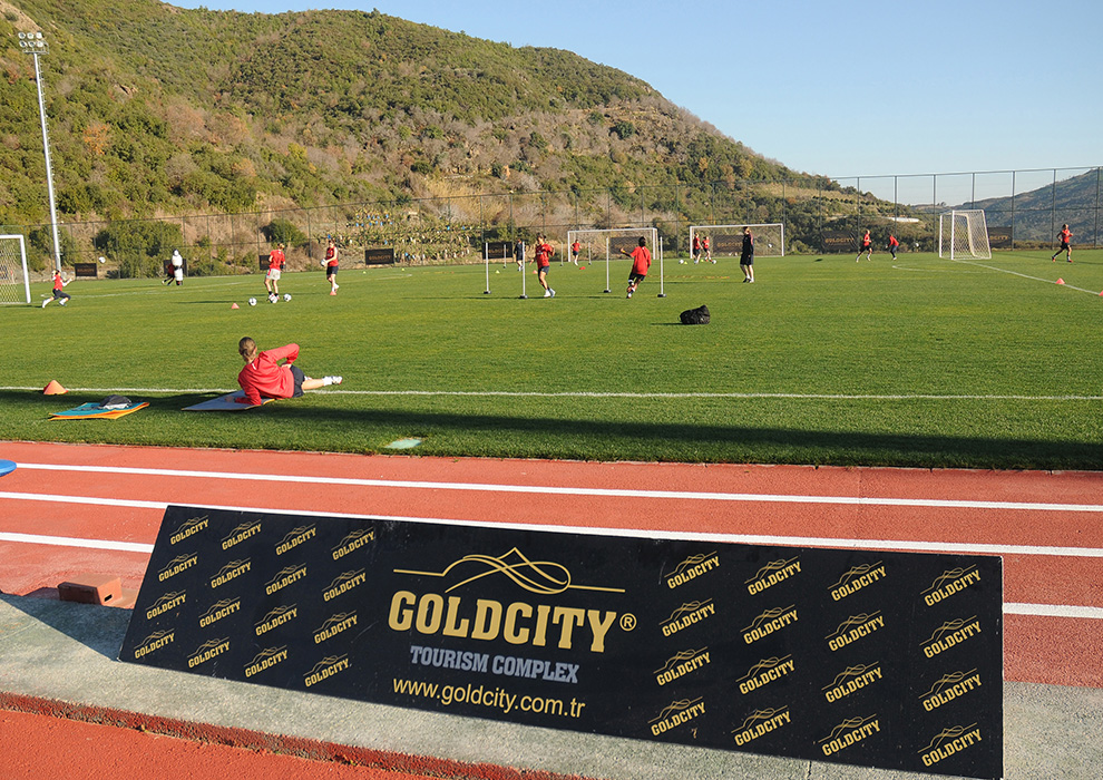 www.goldcityhotel.com