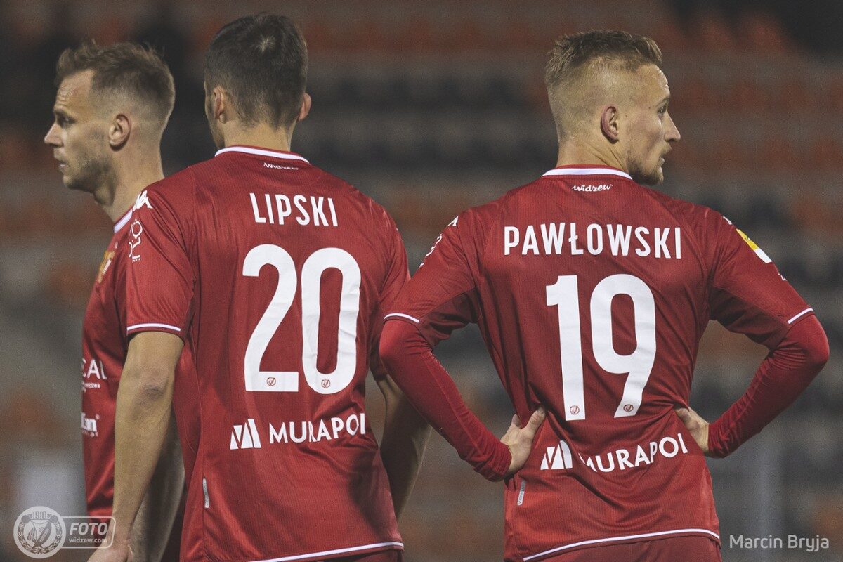 Martin Kreuzriegler, Patryk Lipski i Bartłomiej Pawłowski podczas meczu Górnik Polkowice - Widzew Łódź (fot. Marcin Bryja / widzew.com)