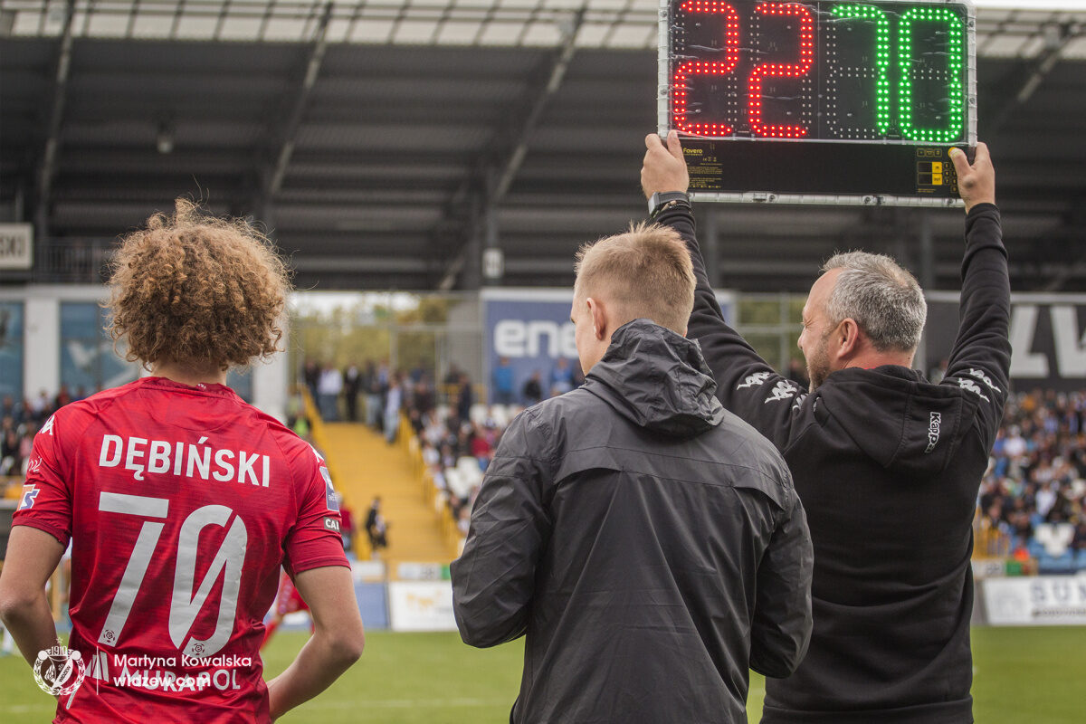 Stal Mielec - Widzew Łódź, na boisko wchodzi Adam Dębiński. Fot. Martyna Kowalska, widzew.com
