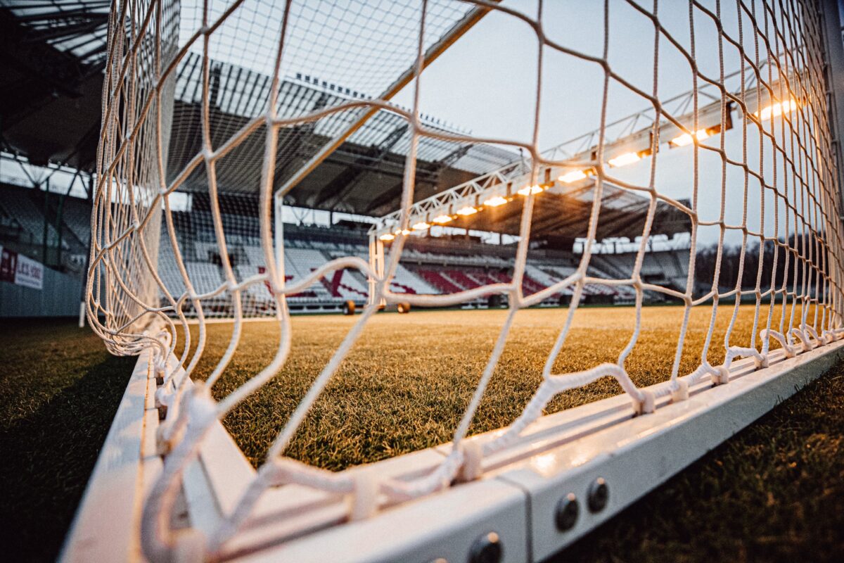 Lampa asymilacyjna pracująca na stadionie przy al. Unii, fot. ŁKS Łódź