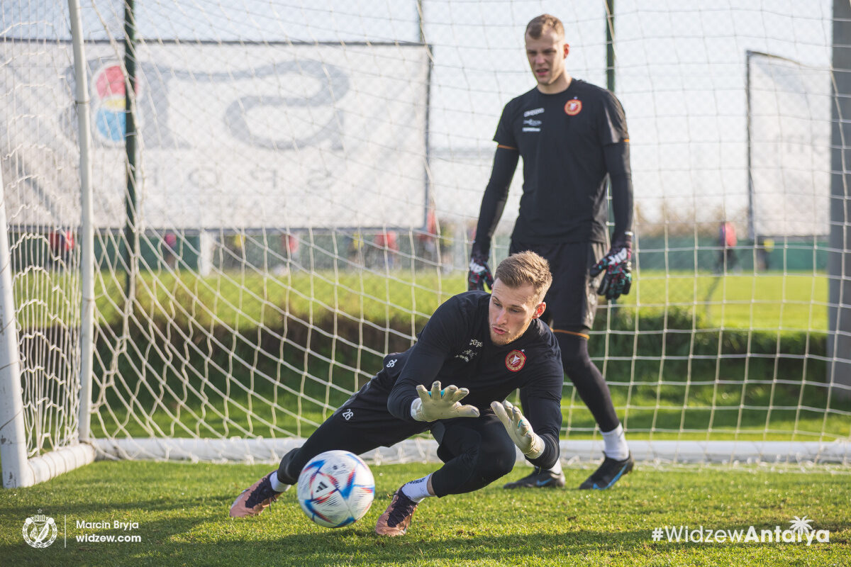 Jakub Wrąbel i Henrich Ravas/fot. Marcin Bryja, widzew.com