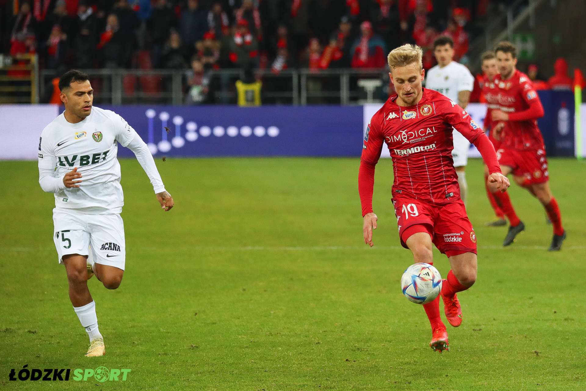 Piłkarz Widzewa może być graczem lutego! - Zdjęcie główne