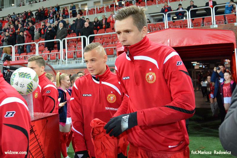 Piłkarze Widzewa wychodzą na pierwszy mecz na nowym stadionie / fot. Mariusz Radowicz, widzew.com