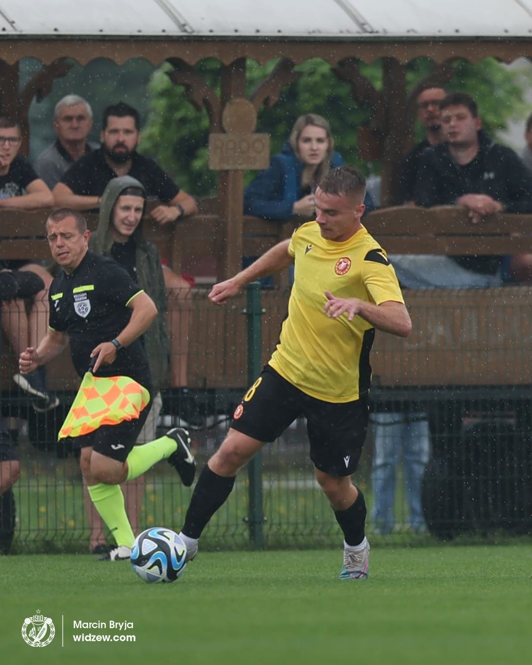 Widzew wrócił do żółto-czarnych barw - Zdjęcie główne