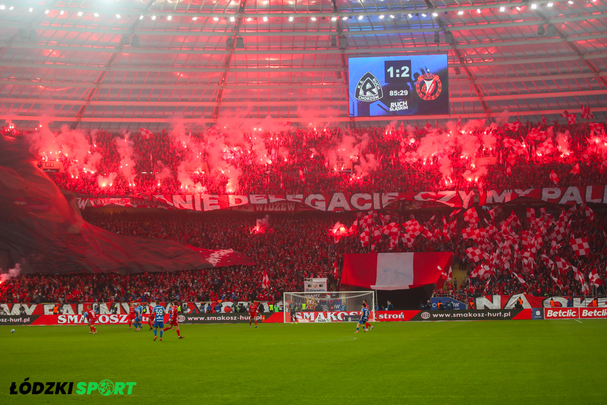 19356 kibiców Widzewa na Stadionie Śląskim - Zdjęcie główne