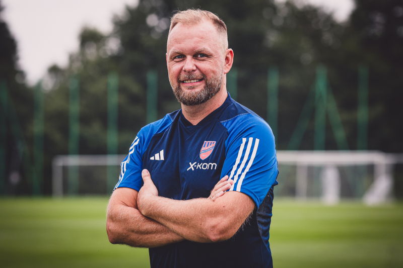Z Widzewem pracował krótko. W nowym klubie ma walczyć o mistrzostwo - Zdjęcie główne