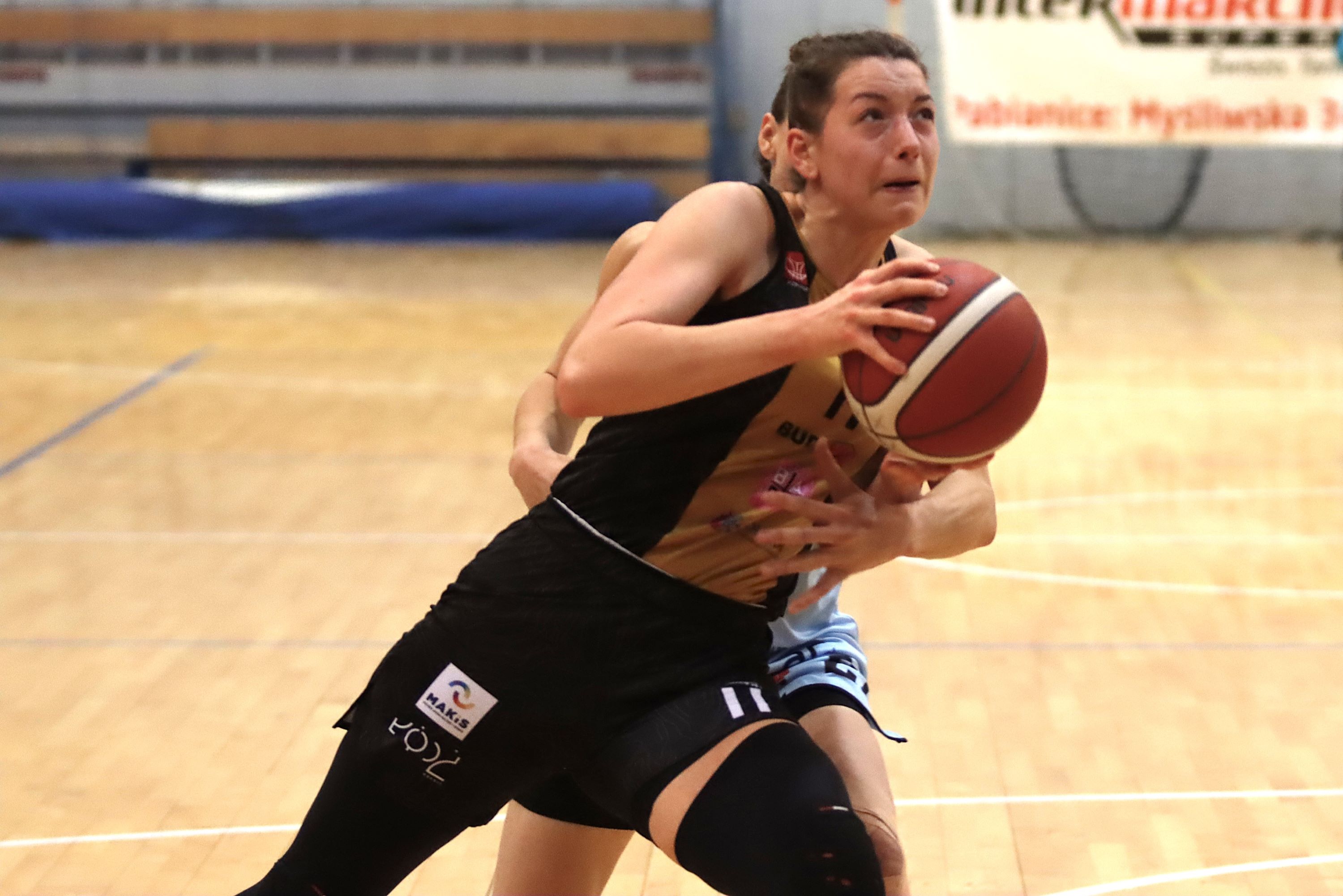 14.12.2024. 1. Liga Kobiet. Grot F&F Automatyka Pabianice - ŁKS KK Łódź 69:70