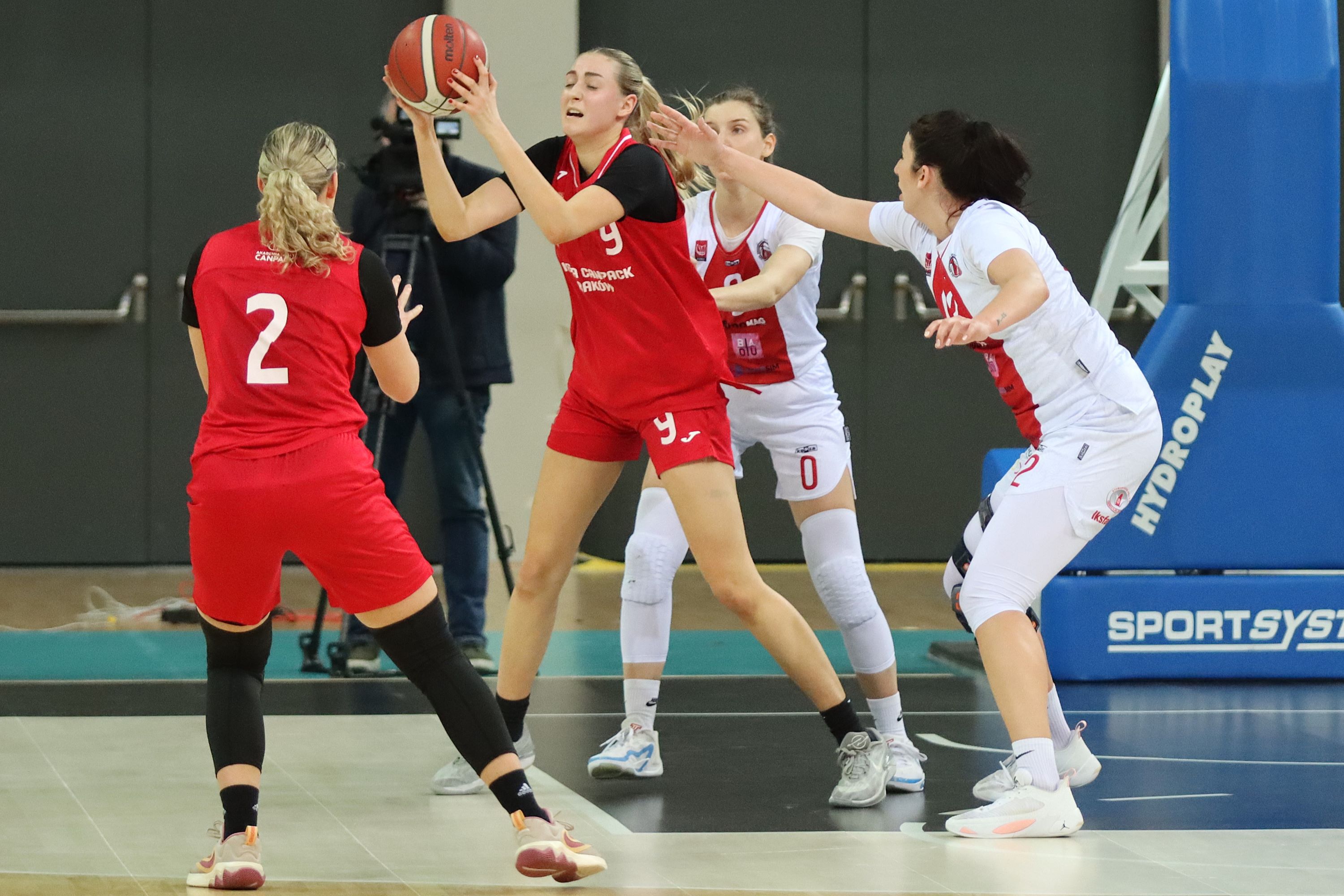 LKS-KK-Lodz-Wisla-CanPack-Krakow.-Trzeci-mecz-cwiercfinalowy2.jpg