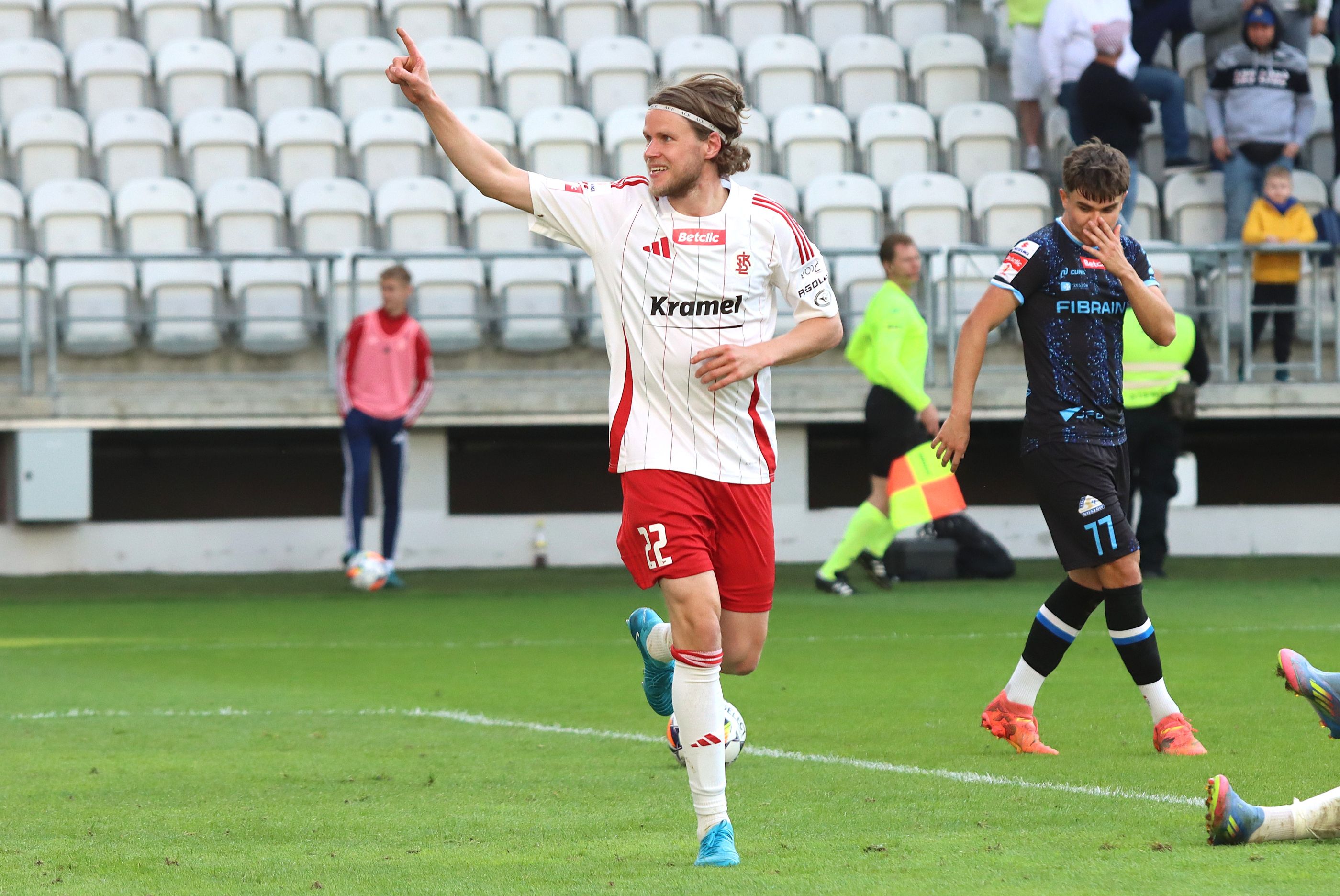 LKS-Lodz-Stal-Rzeszow.-Gustaf-Norlin-2.jpg