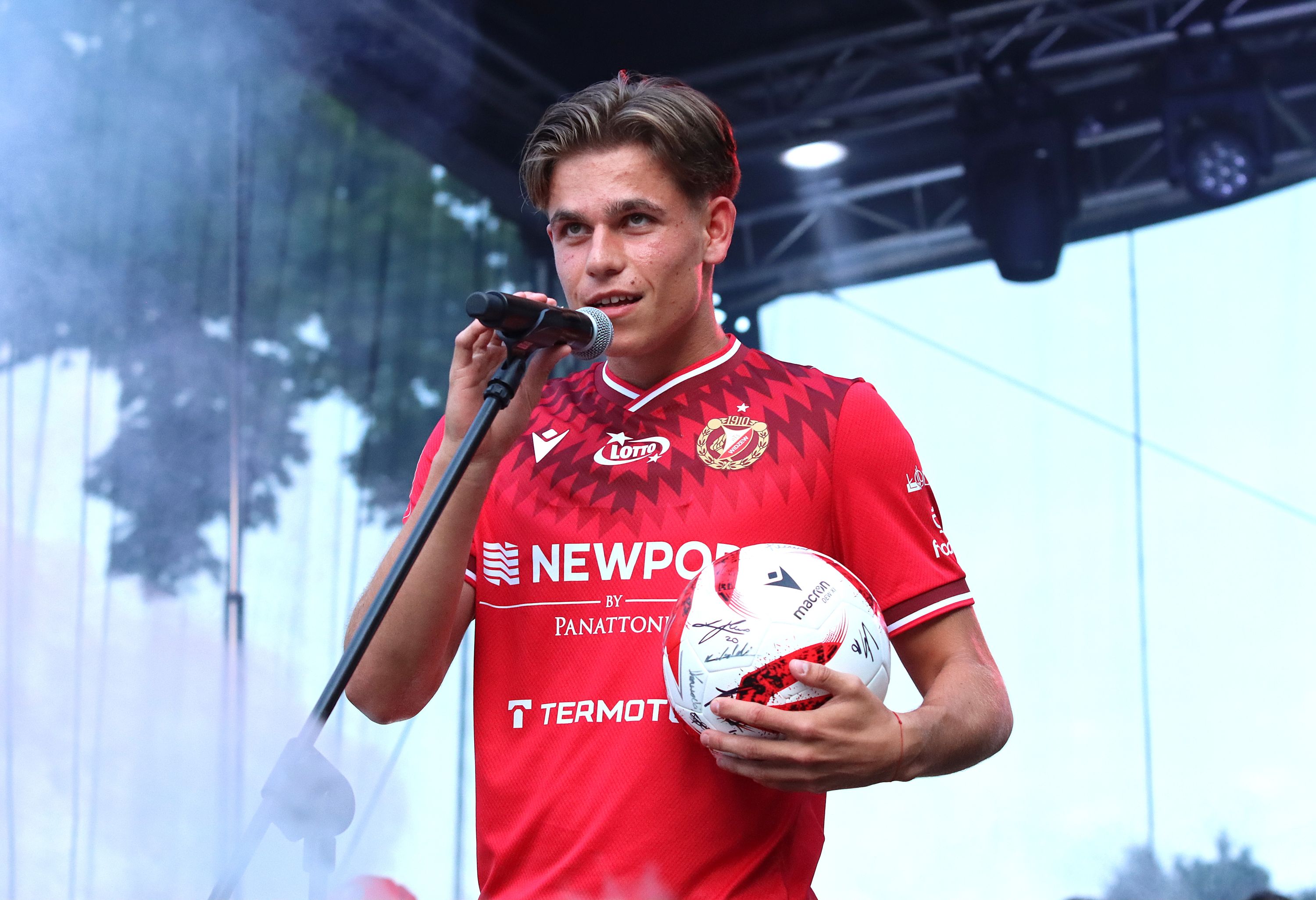 Prezentacja-Widzewa-20252026.-Antoni-Klukowski.jpg
