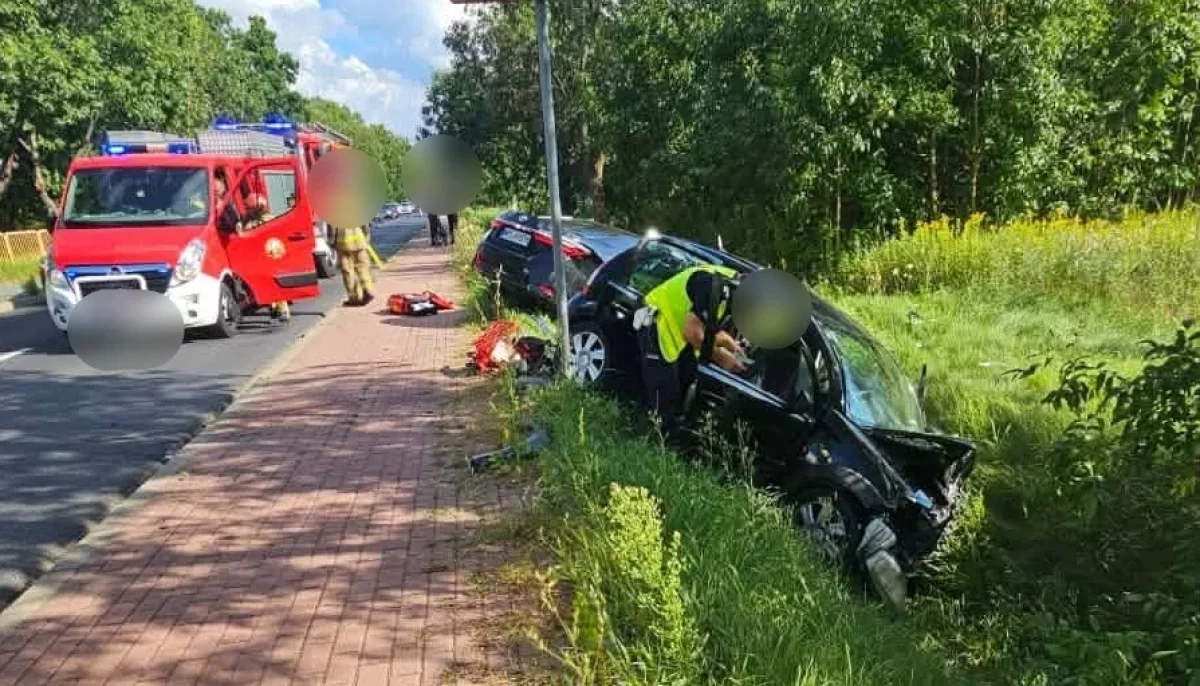 Poważny wypadek w Płocku. Dwie osoby ranne, jedna walczy o życie! [ZDJĘCIA]