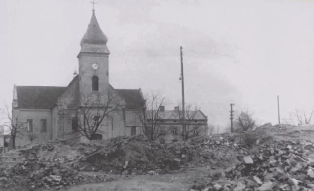 Zniszczony Bełchatów na historycznych zdjęciach. Jak wyglądały pierwsze dni września? [FOTO]