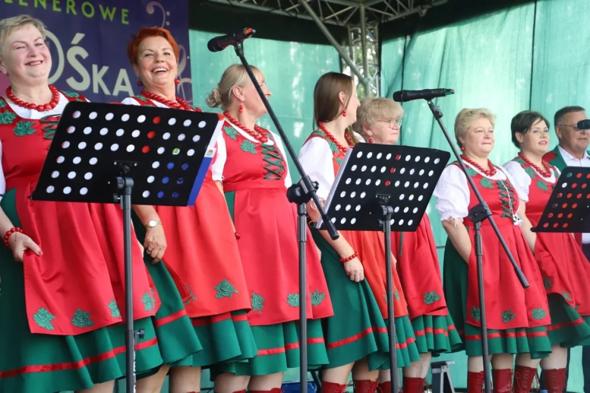 Muzyka, taniec i ludowe rytmy opanowały Zieloną Ośkę. Tak minęło po południe w mieście (ZDJĘCIA)