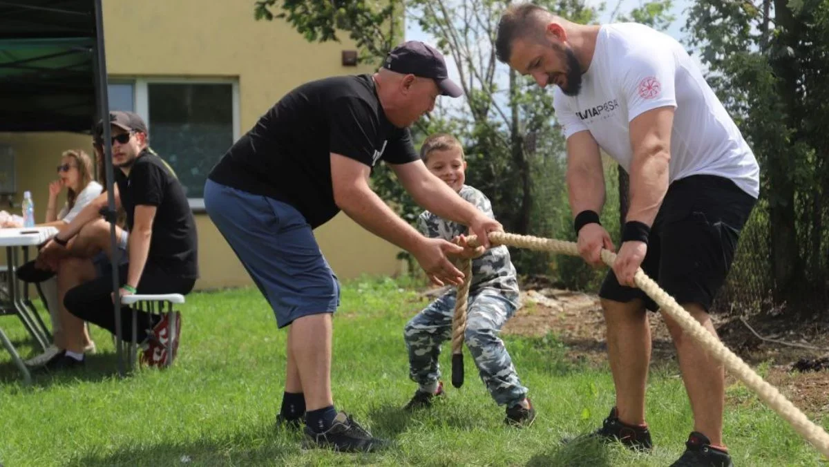 Rodzinny piknik pełen atrakcji. Do zabawy zapraszają strażacy i gospodynie wiejskie