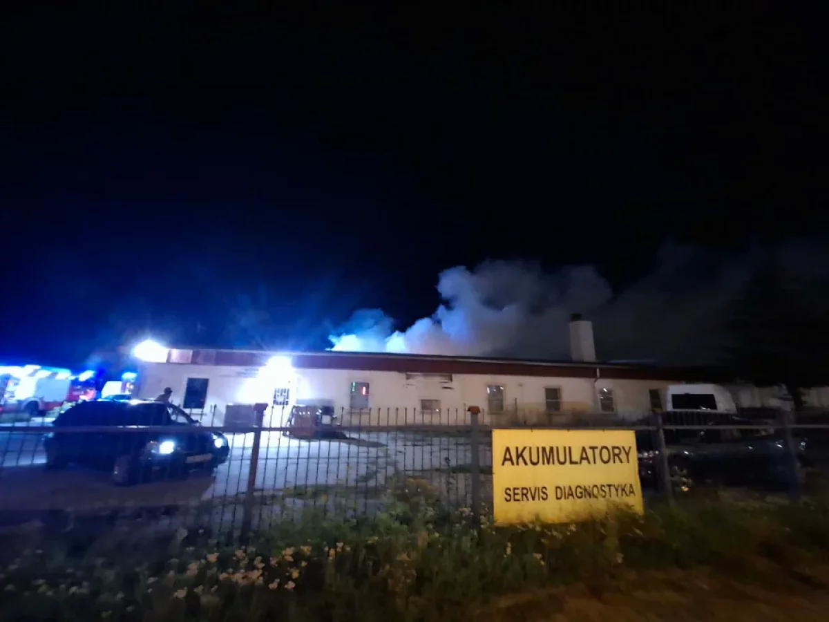 Potężny pożar w Płocku! Na miejscu kilka zastępów straży i policja [ZDJĘCIA]