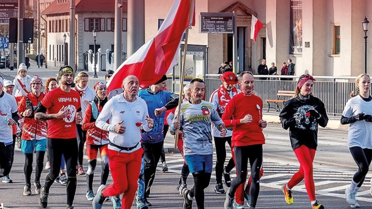 Święto Niepodległości w Pabianicach. Będzie polonez, bieg i śpiewanki [PROGRAM] - Zdjęcie główne