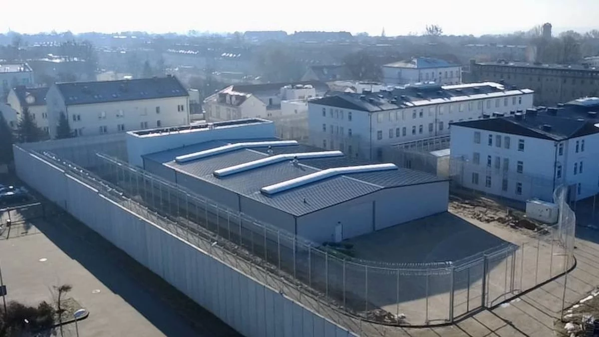 Więzienie w Płocku oferuje halę produkcyjną i osadzonych do pracy. Co na to biznesmeni?