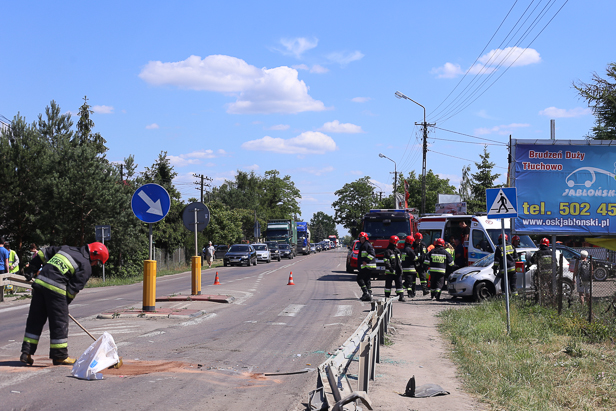 Auto dachowało. Kierowca pijany [FOTO] - Zdjęcie główne