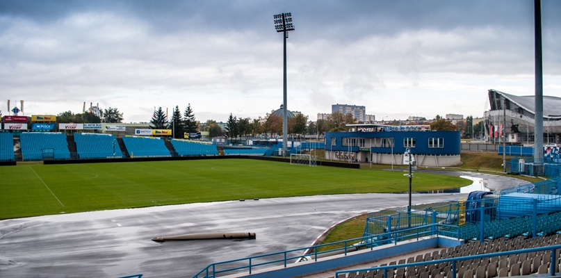 Ryk silników, zapach palonej gumy. Drift znów na stadionie Wisły Płock - Zdjęcie główne