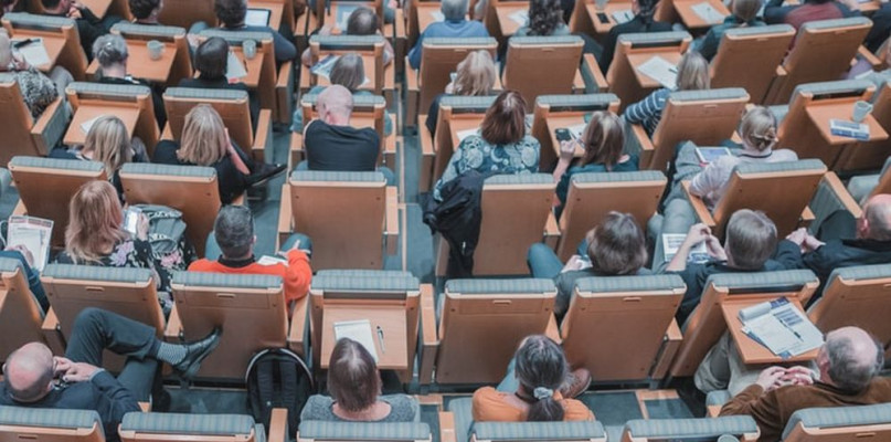 Nowoczesna uczelnia w Trójmieście - Wyższa Szkoła Biznesu i Administracji - Zdjęcie główne