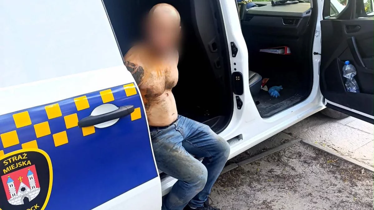 Zaczepiał dzieci, brał narkotyki i ukrywał się, by uniknąć więzienia. Złapała go straż miejska. "W końcu syn nie będzie się bał wyjść na plac zabaw"