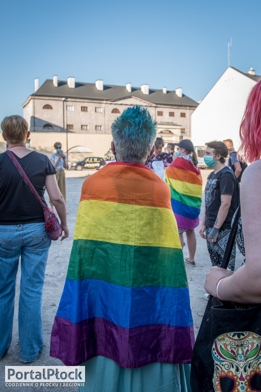 Protest przed płockim zakładem karnym - Zdjęcie główne