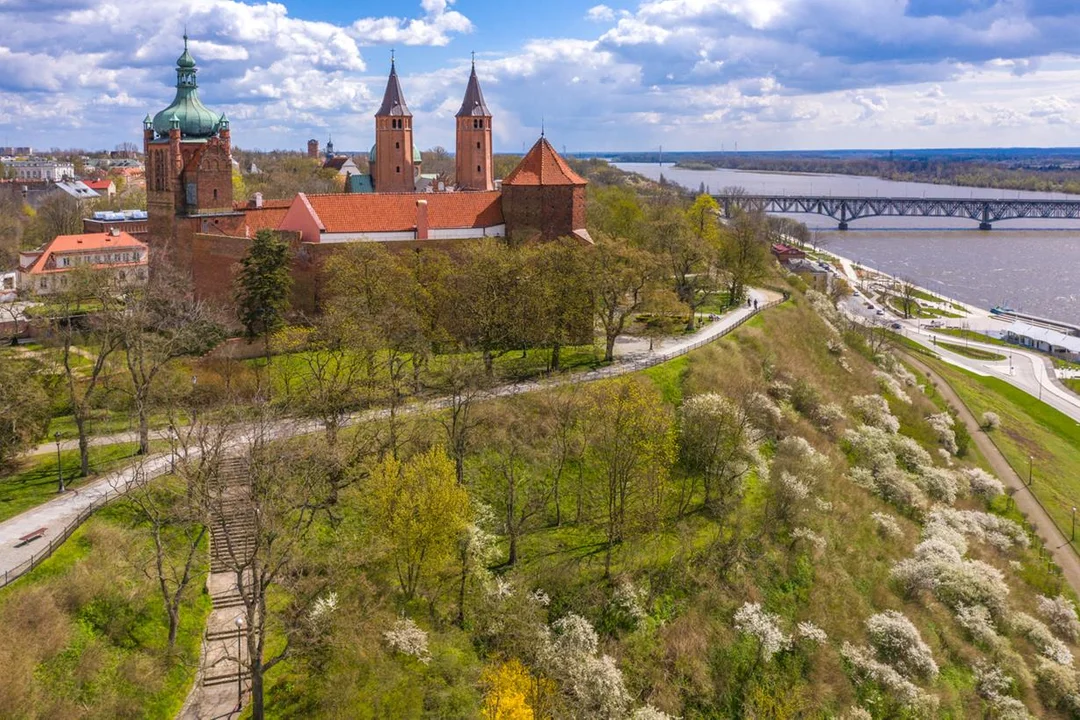 Wzgórze Tumskie bezkonkurencyjne! Perełka Płocka wśród najpiękniejszych miejsc w Polsce! - Zdjęcie główne