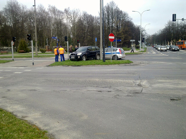 Zderzenie aut. Kto miał zielone? [FOTO] - Zdjęcie główne