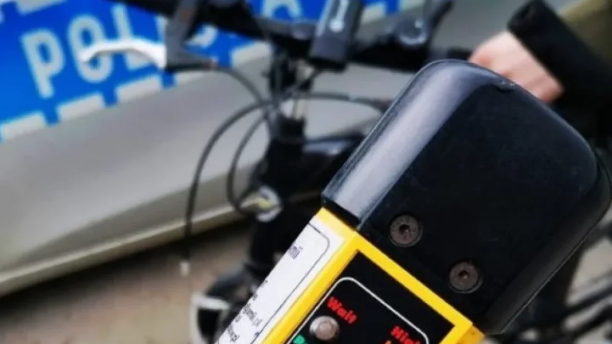Był poszukiwany przez policję. „Wpadł”, bo pijany wsiadł na rower!