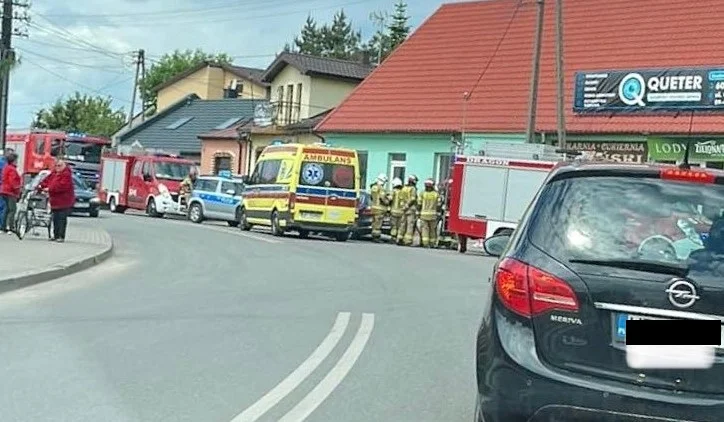 Nieuwaga kierowcy. Potrącenie rowerzystki w podpłockiej miejscowości - Zdjęcie główne