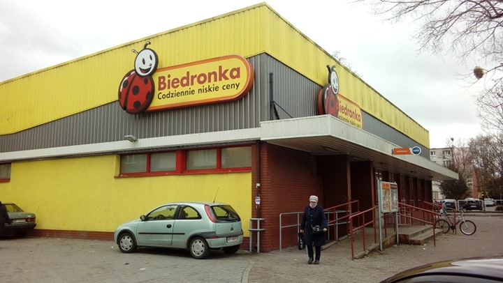 Biedronka wprowadza do oferty szybkie testy serologiczne  - Zdjęcie główne