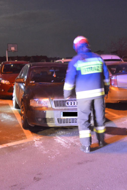 O włos od eksplozji. Z samochodu ulatniał się gaz - Zdjęcie główne