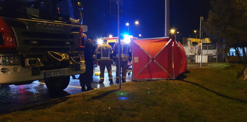 Mężczyzna zasłabł na stacji benzynowej. Trwa akcja reanimacyjna  - Zdjęcie główne