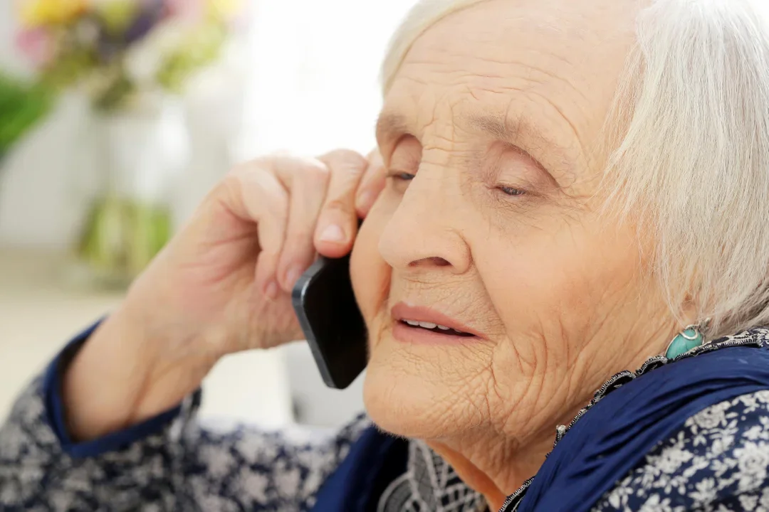 Seniorka prawie straciła małą fortunę. 77-latka cudem uniknęła oszustwa - Zdjęcie główne