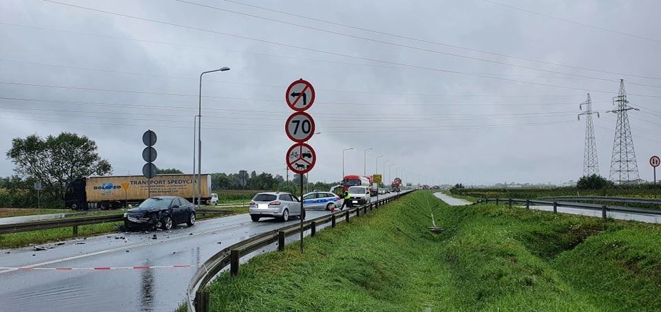 Czołowe zderzenie na obwodnicy. Gigantyczne utrudnienia w ruchu [ZDJĘCIA] - Zdjęcie główne