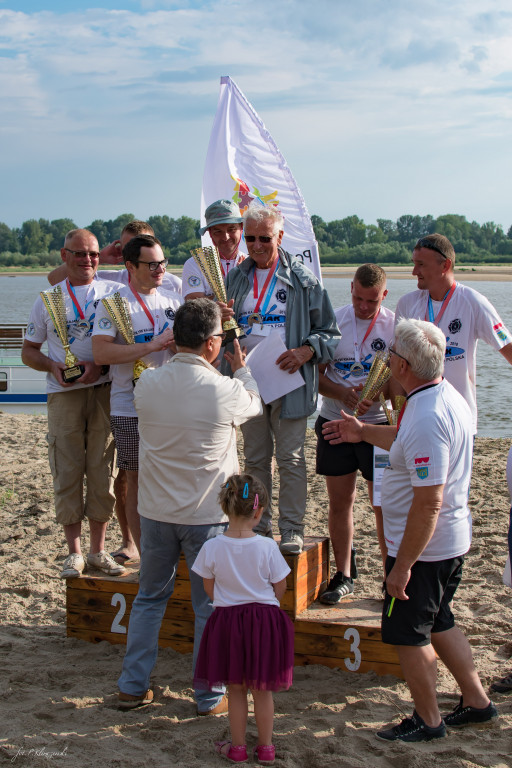 Spływ kajakowy ku chwale Ojczyzny. Trasa była malownicza - Zdjęcie główne