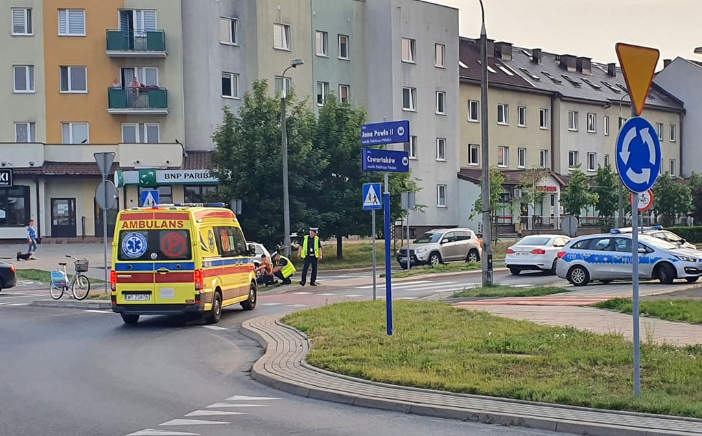Rowerzystka potrącona przy Galerii Wisła. Utrudnienia w ruchu - Zdjęcie główne