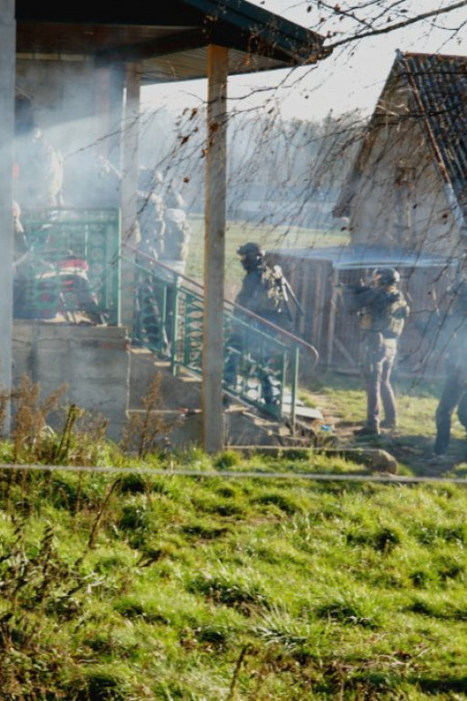 Antyterroryści w akcji w powiecie płockim - Zdjęcie główne