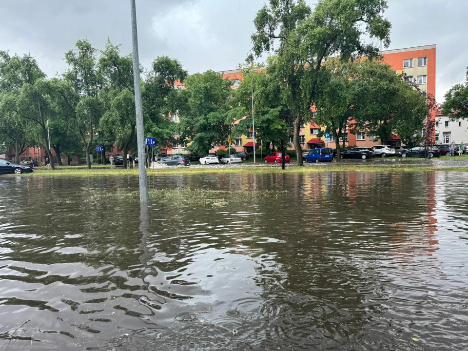 W sobotę potężny żywioł ogarnął Płock, a co się będzie działo w niedzielę? - Zdjęcie główne