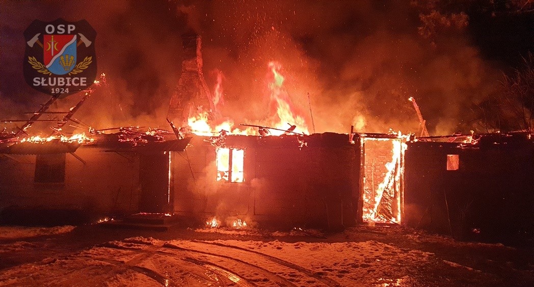 Duży pożar w powiecie płockim. Płonął budynek mieszkalny [ZDJĘCIA] - Zdjęcie główne