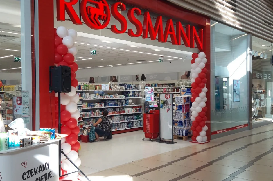 Rossmann wspólnie z PCK przygotował nowy dom dla mieszkańców Ukrainy - Zdjęcie główne