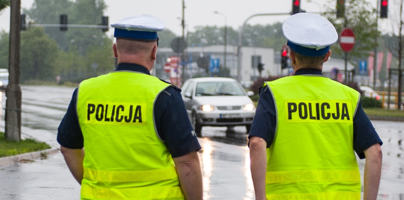 To obowiązek kierowców. Policjanci dziś o nim przypominają - Zdjęcie główne