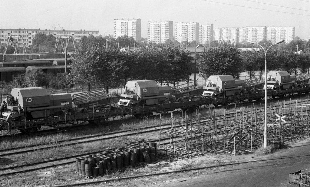 Transport kombajnów przez Płock